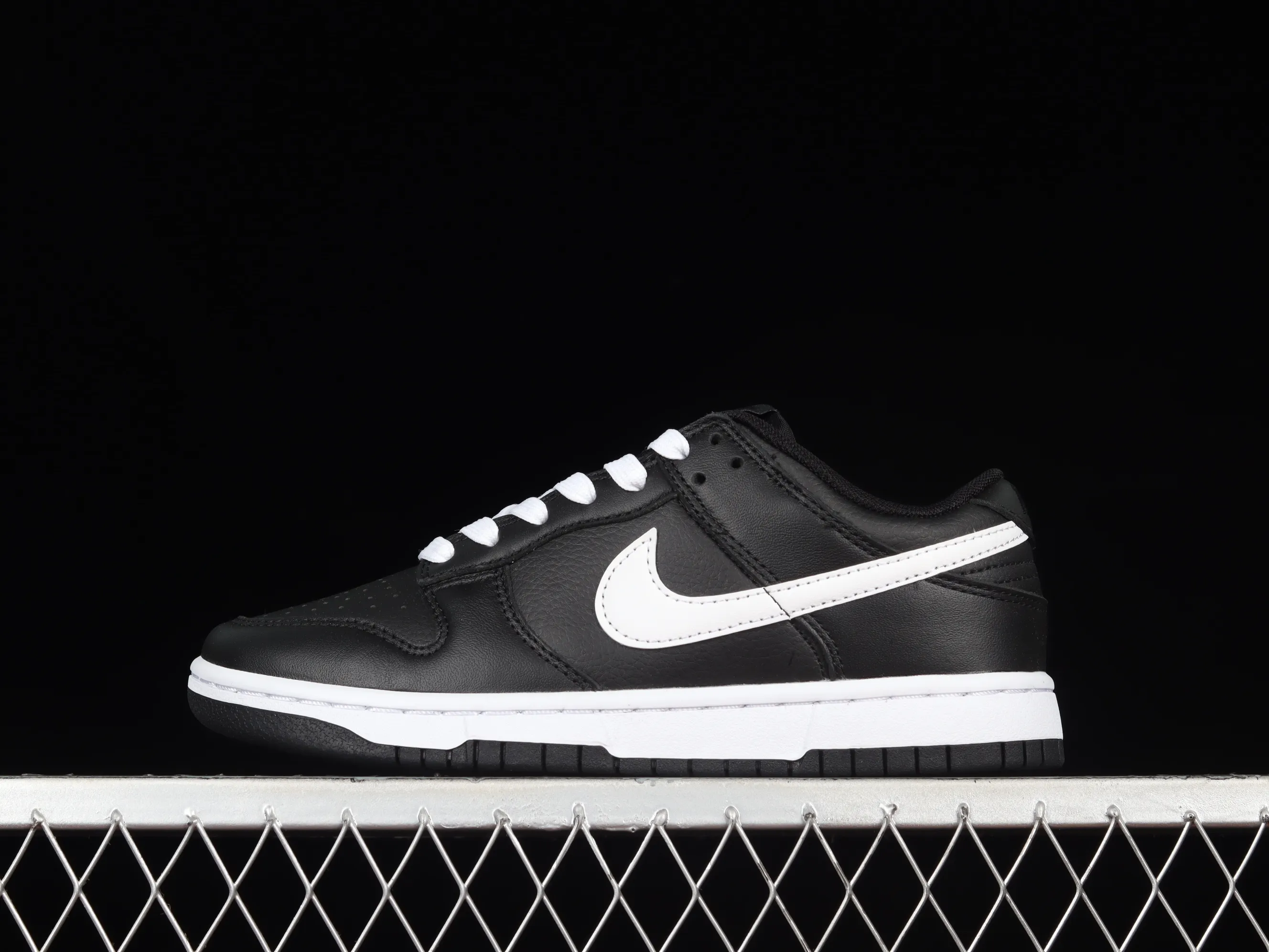 All categories Nk SB Dunk series Nk SB Dunk Low low-top sneakers J version Nk Dunk Low Retro pure black and white SB low-top sports and leisure sneakers DJ6188-002